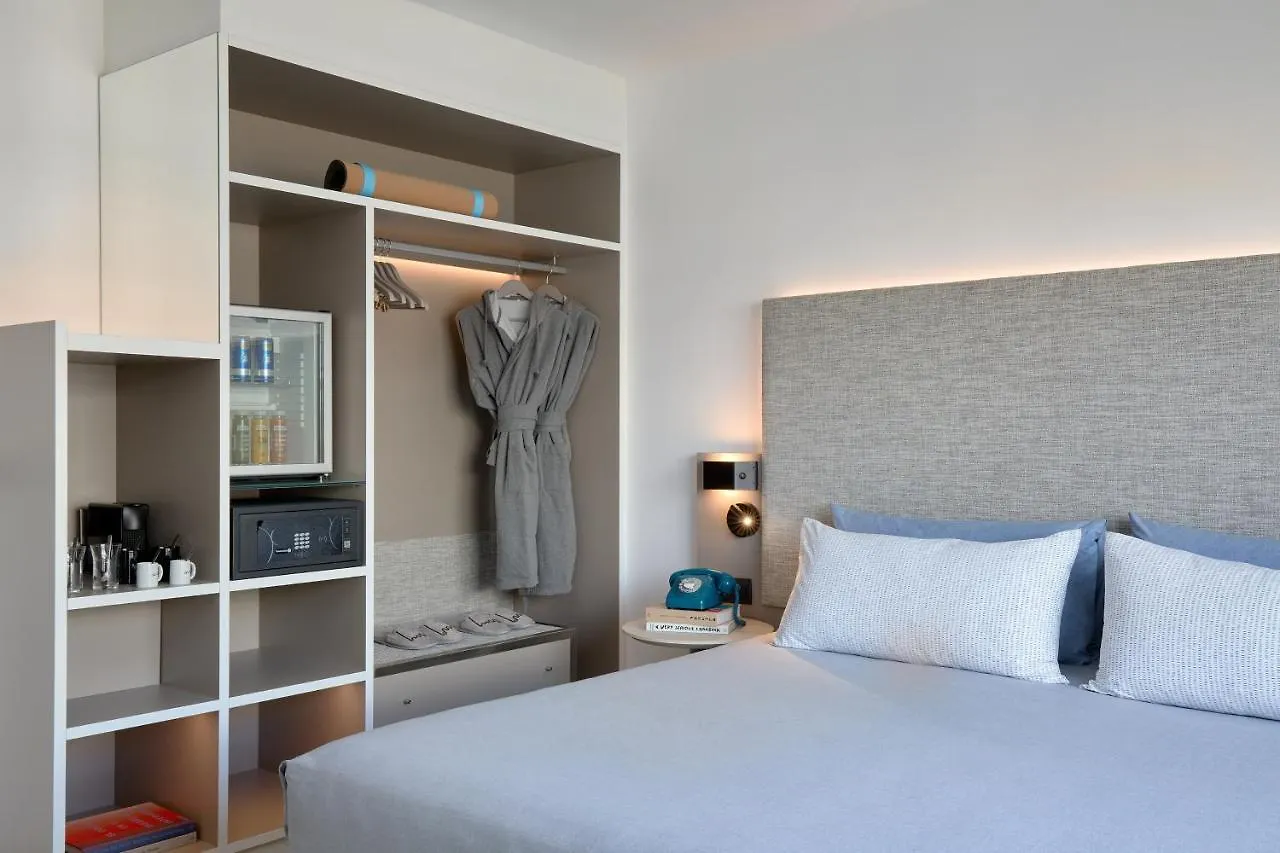 Innside By Melia Barcelona Apolo 4*,