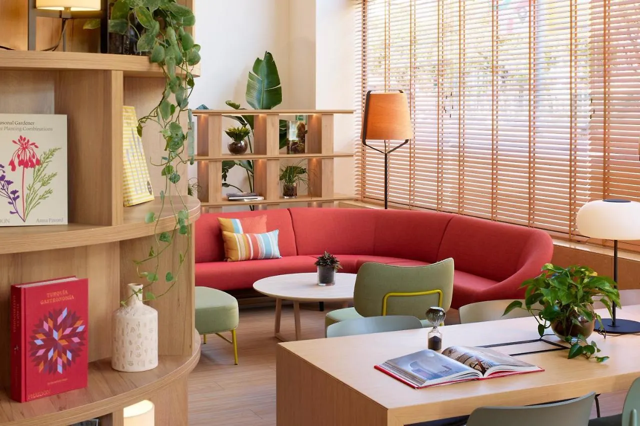 Innside By Melia Barcelona Apolo contacts