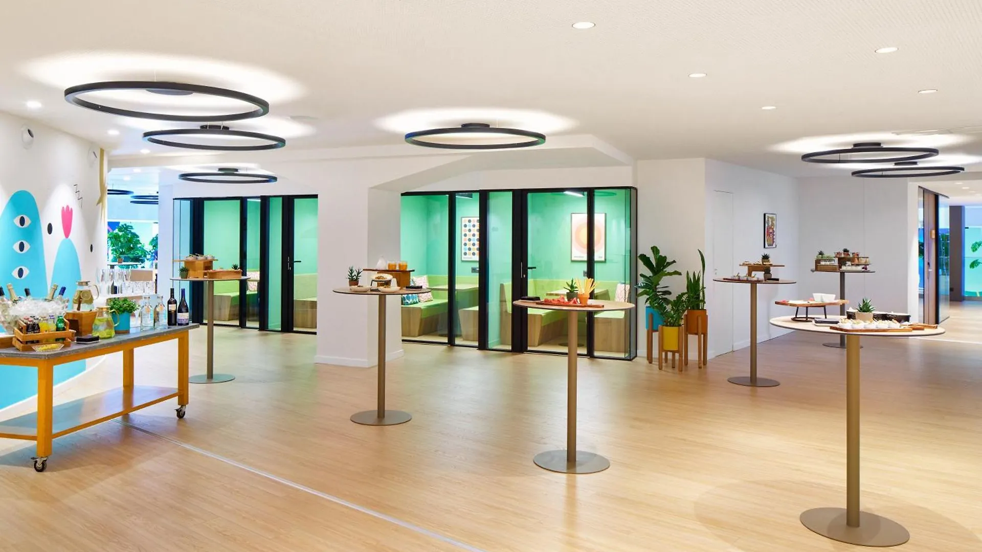 Innside By Melia Barcelona Apolo 4*,