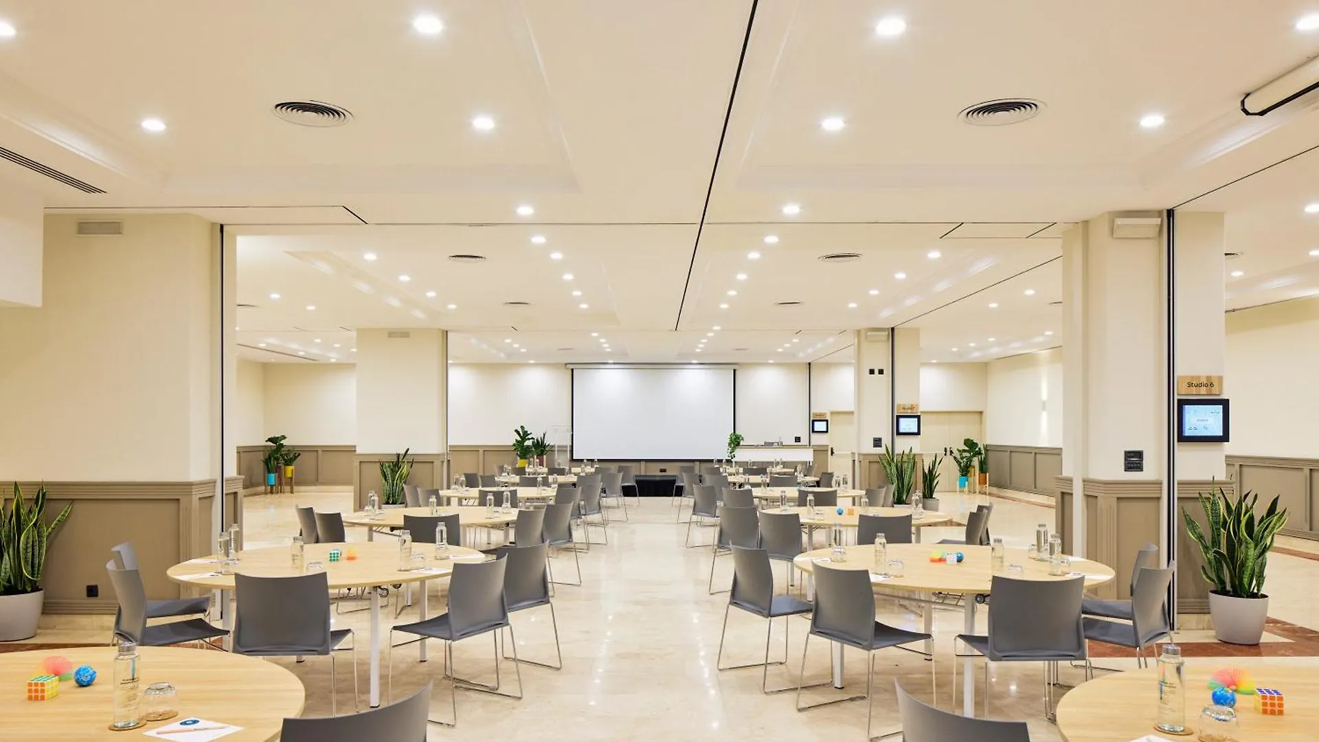 Innside By Melia Barcelona Apolo Hotel